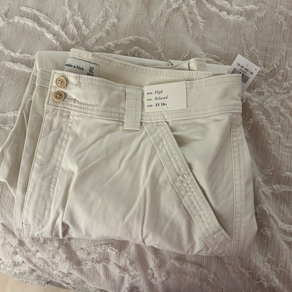 BRAND NEW Abercrombie & Fitch High Rise Relaxed Cargo Pant Size 33/16s SHORT - Picture 10 of 10